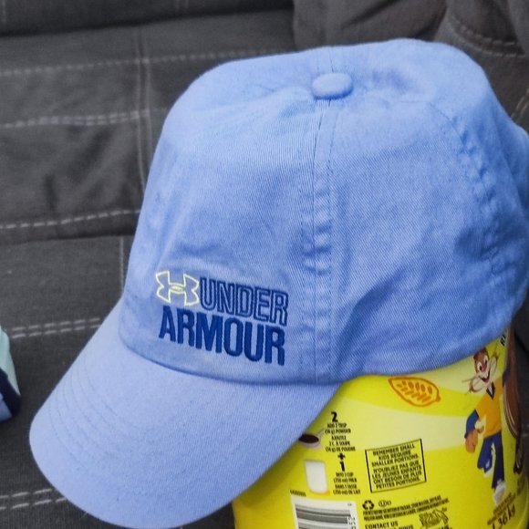 Under armour youth size cap - Picture 2 of 5